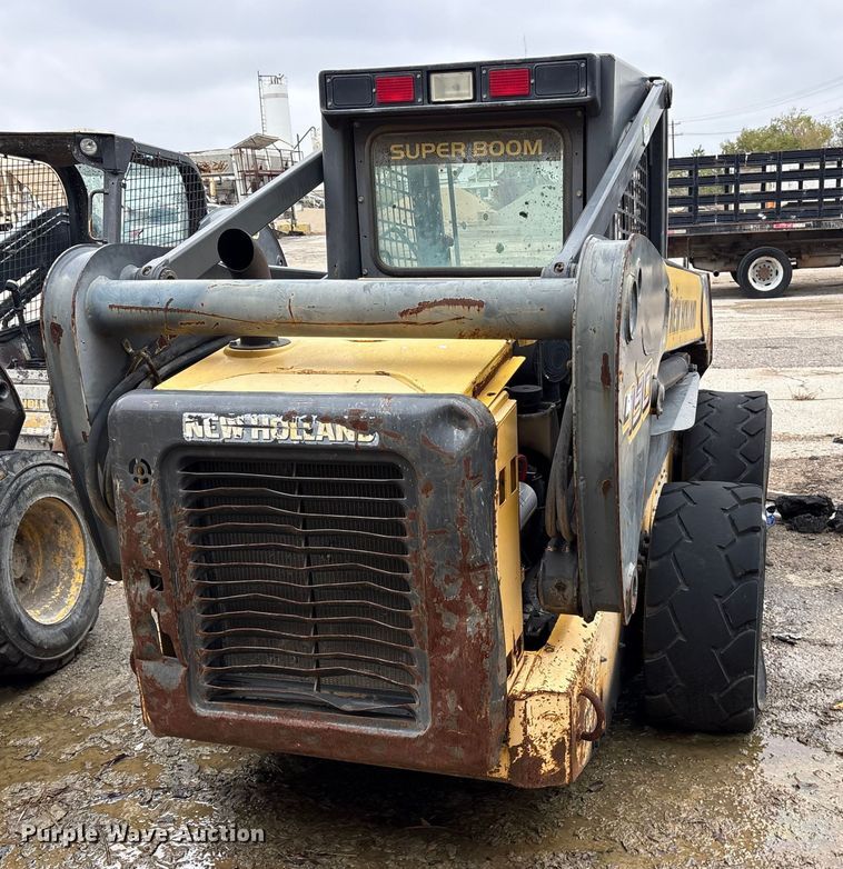 image for item ET7359 2006 New Holland L190 skid steer loader