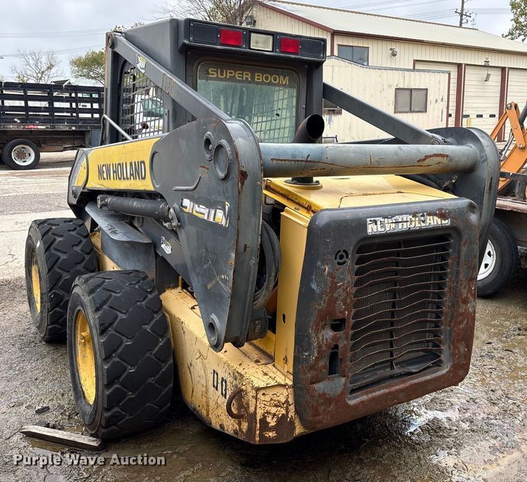 image for item ET7359 2006 New Holland L190 skid steer loader