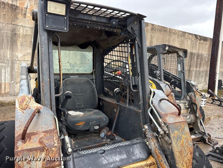 image for item ET7359 2006 New Holland L190 skid steer loader