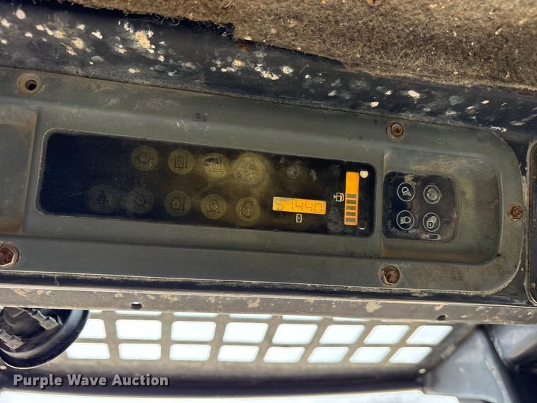 image for item ET7359 2006 New Holland L190 skid steer loader