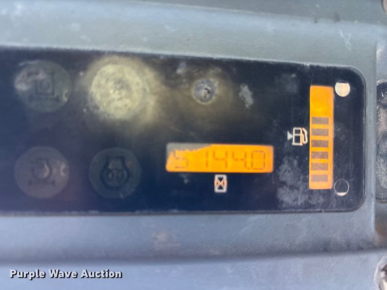 image for item ET7359 2006 New Holland L190 skid steer loader