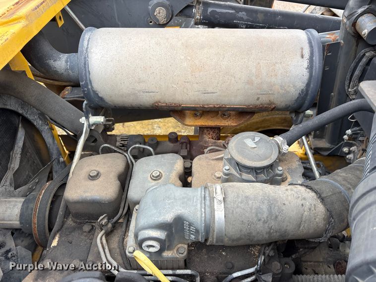 image for item ET7359 2006 New Holland L190 skid steer loader