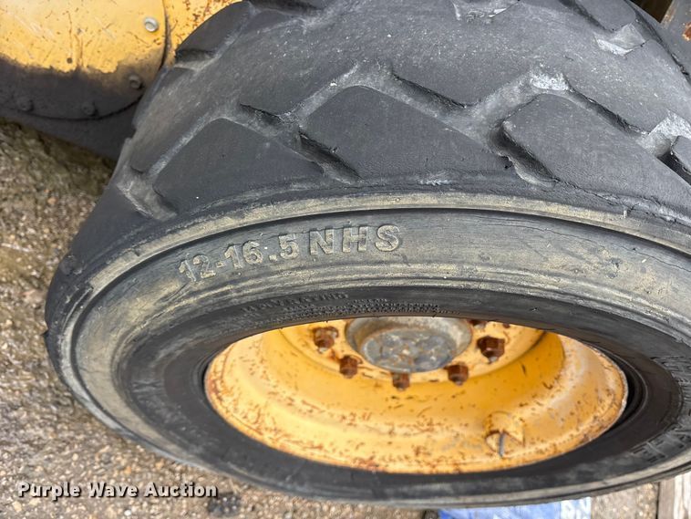 image for item ET7359 2006 New Holland L190 skid steer loader