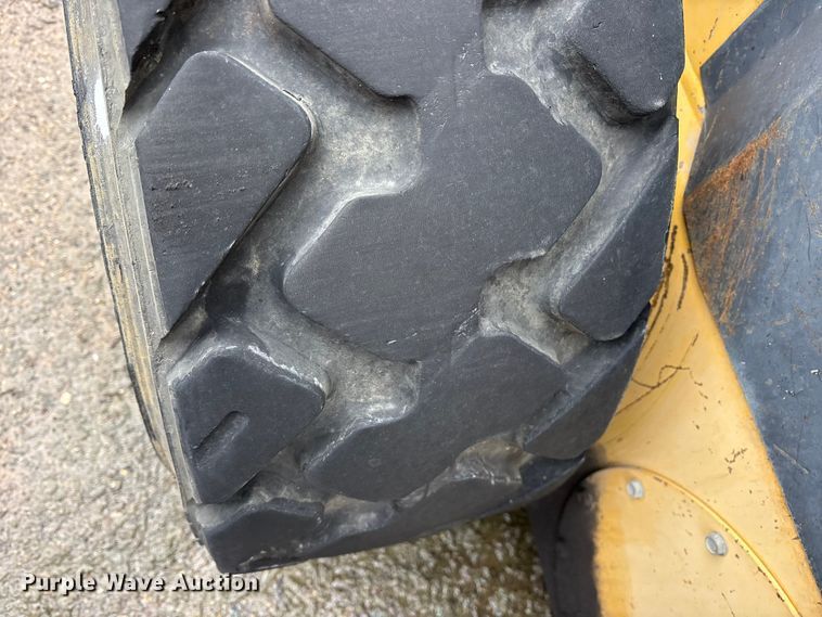 image for item ET7359 2006 New Holland L190 skid steer loader