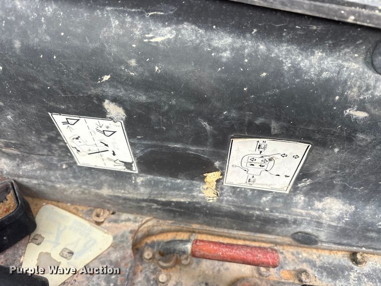 image for item ET7360 2014 New Holland L225 skid steer loader