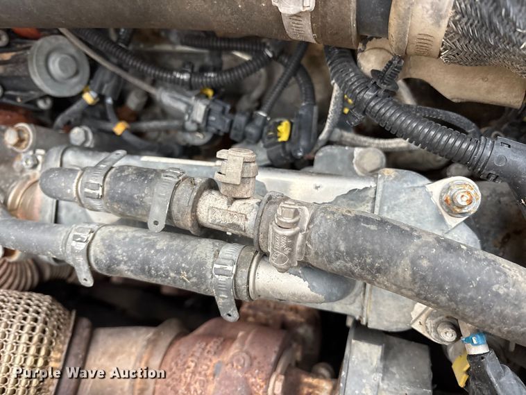 image for item ET7360 2014 New Holland L225 skid steer loader