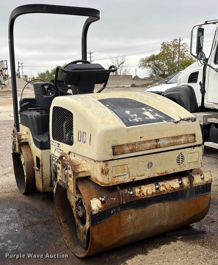 image for item ET7365 2005 Ingersoll Rand DD-30 double drum vibratory roller