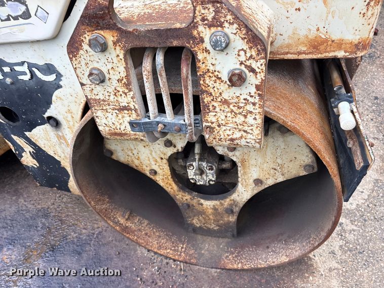 image for item ET7365 2005 Ingersoll Rand DD-30 double drum vibratory roller