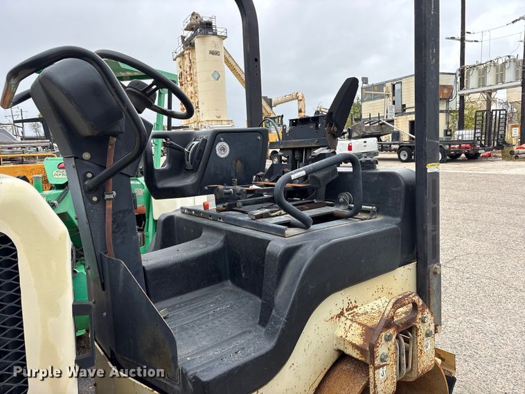 image for item ET7365 2005 Ingersoll Rand DD-30 double drum vibratory roller