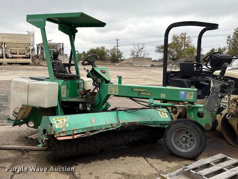 image for item ET7366 Lay-Mor 8HC broom