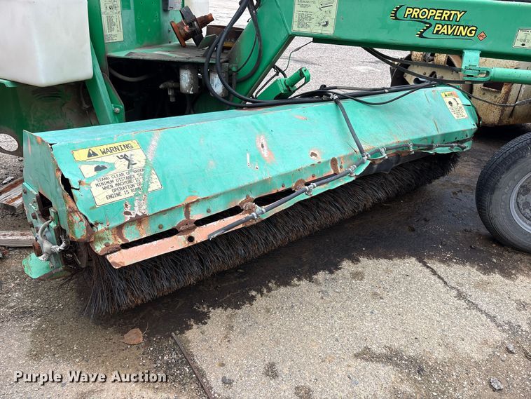 image for item ET7366 Lay-Mor 8HC broom