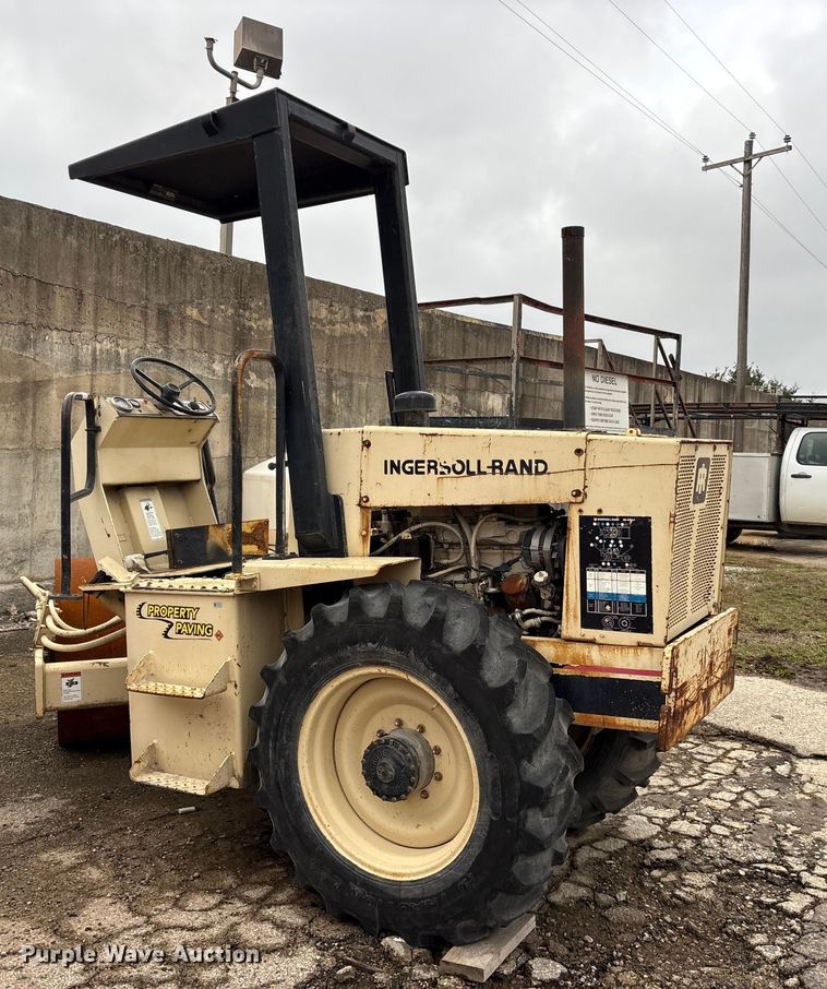 image for item ET7369 Ingersoll Rand SD-40D single drum vibratory roller