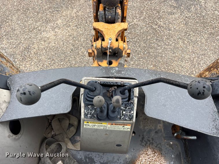 image for item ET7370 2015 Case 580N backhoe