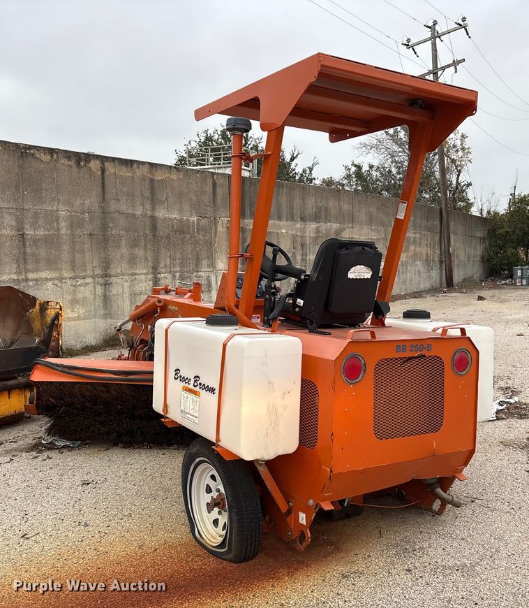 image for item ET7378 2001 Broce BB250B broom