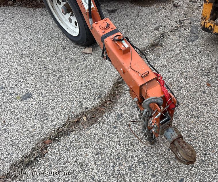 image for item ET7378 2001 Broce BB250B broom