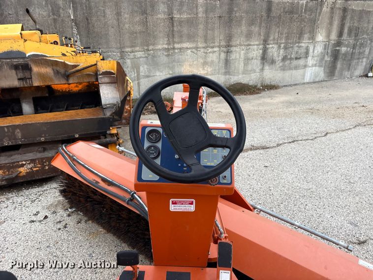 image for item ET7378 2001 Broce BB250B broom