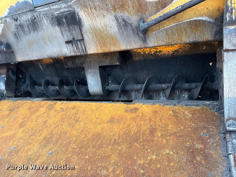 image for item ET7379 2007 LeeBoy 1000F paver