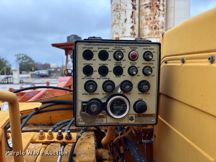 image for item ET7379 2007 LeeBoy 1000F paver