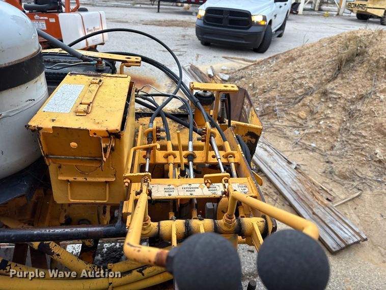 image for item ET7379 2007 LeeBoy 1000F paver