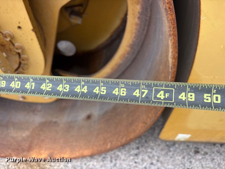 image for item ET7382 2006 Caterpillar CB-534D double drum vibratory roller