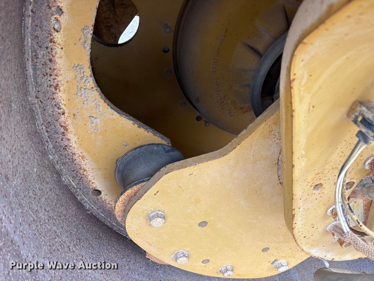 image for item ET7382 2006 Caterpillar CB-534D double drum vibratory roller