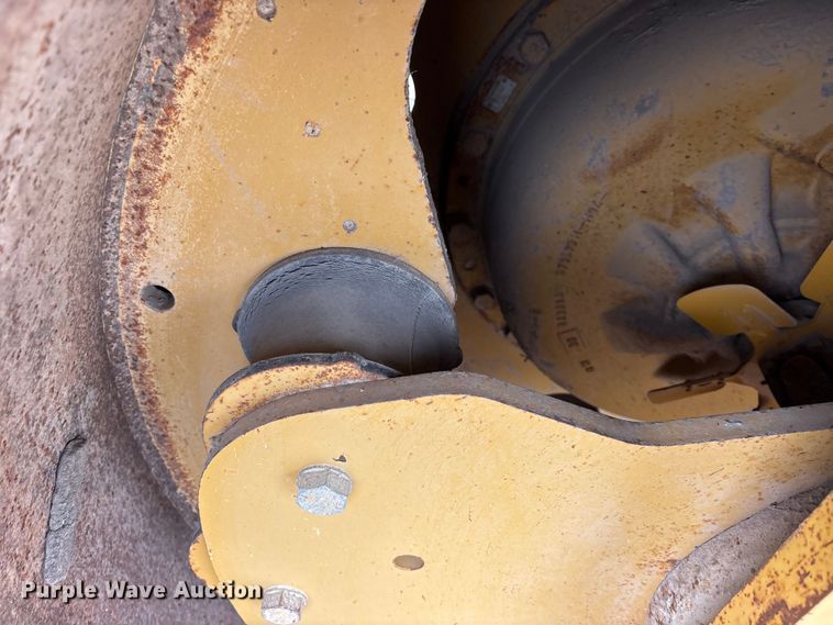 image for item ET7382 2006 Caterpillar CB-534D double drum vibratory roller