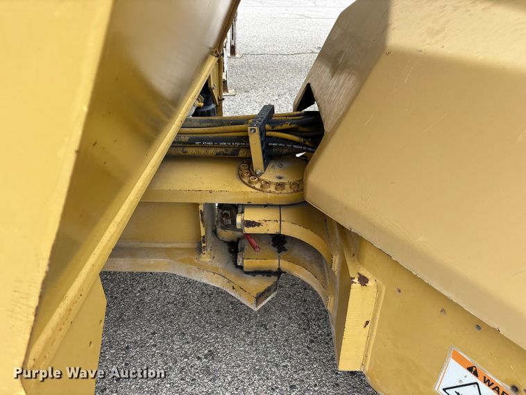 image for item ET7382 2006 Caterpillar CB-534D double drum vibratory roller