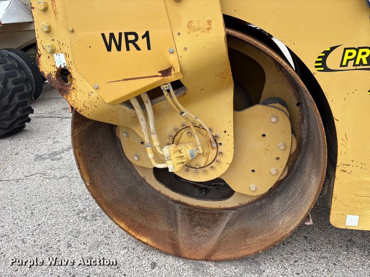 image for item ET7382 2006 Caterpillar CB-534D double drum vibratory roller