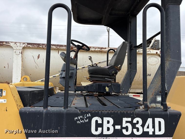 image for item ET7382 2006 Caterpillar CB-534D double drum vibratory roller