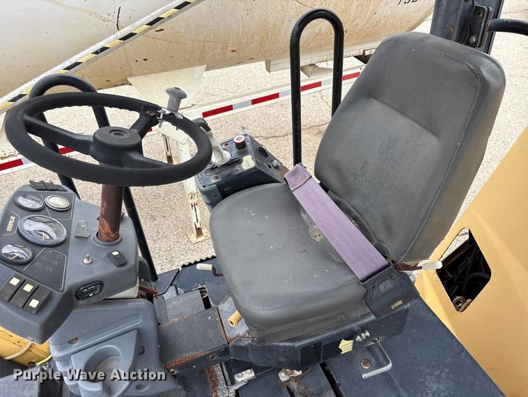 image for item ET7382 2006 Caterpillar CB-534D double drum vibratory roller