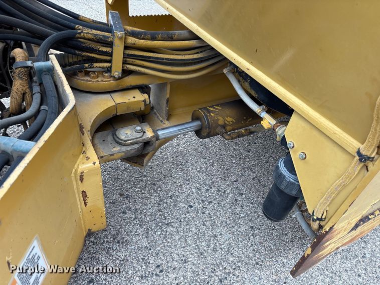 image for item ET7382 2006 Caterpillar CB-534D double drum vibratory roller