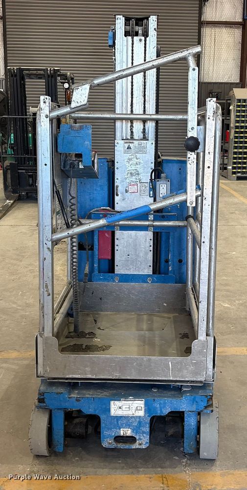 image for item ET7495 2013 Genie GR-20 vertical lift