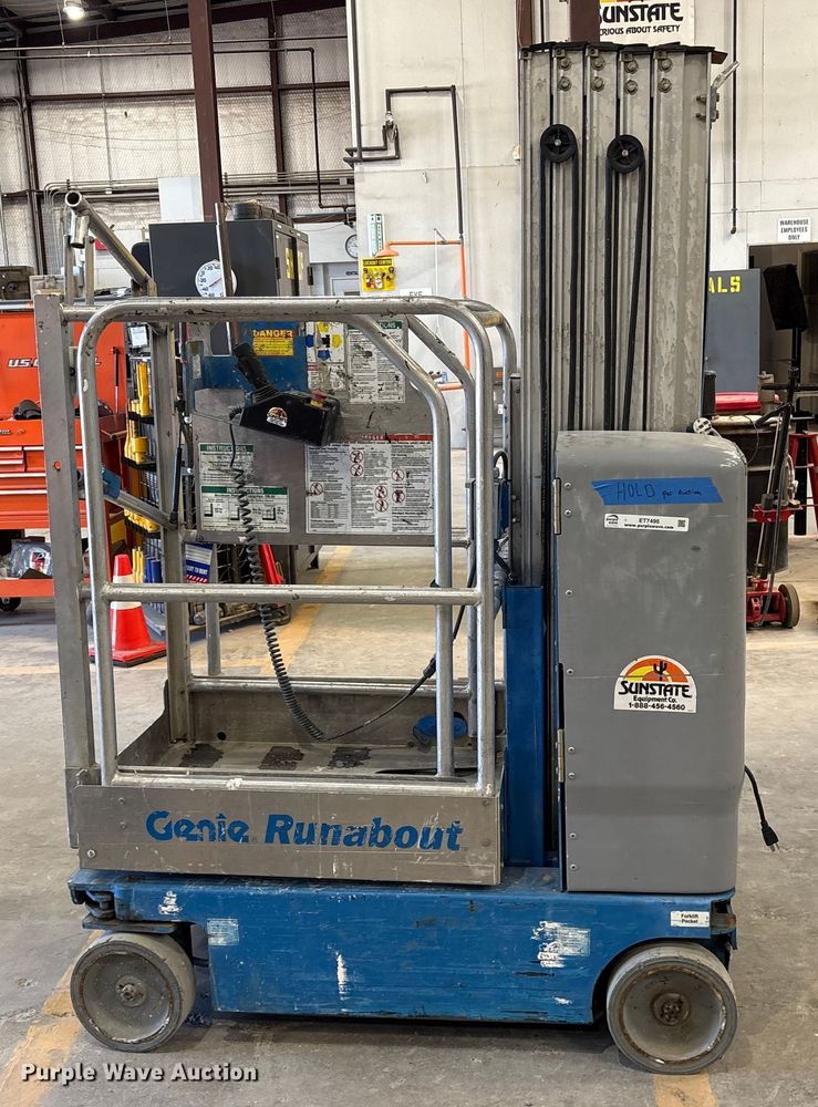 image for item ET7495 2013 Genie GR-20 vertical lift