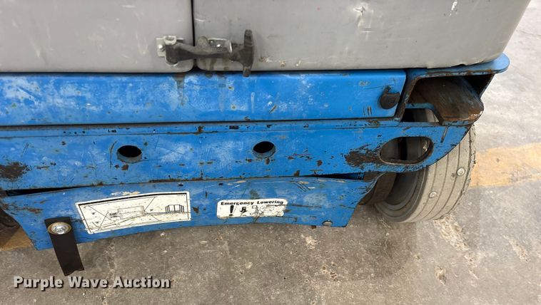 image for item ET7495 2013 Genie GR-20 vertical lift