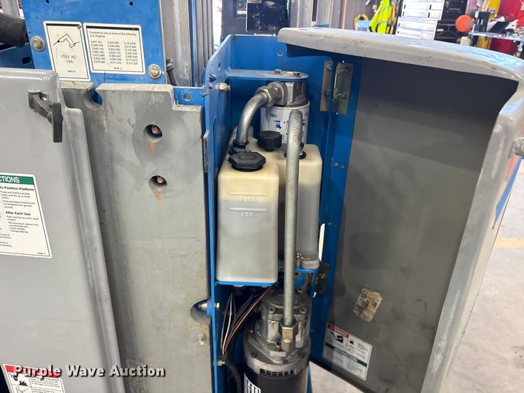 image for item ET7495 2013 Genie GR-20 vertical lift