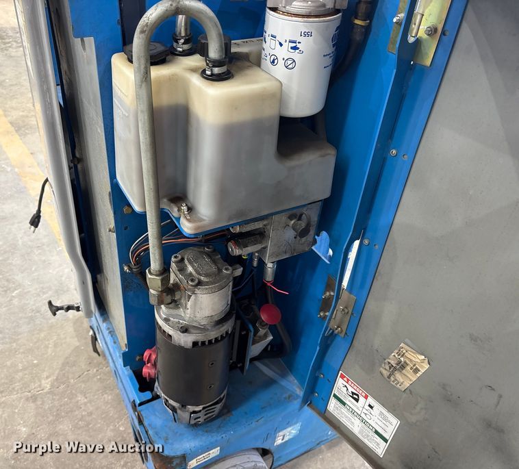 image for item ET7495 2013 Genie GR-20 vertical lift