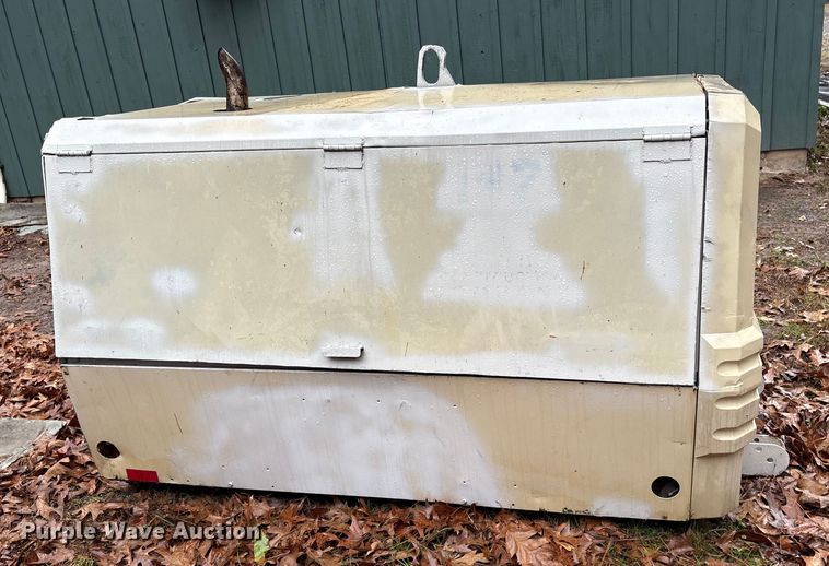 image for item ET7498 2009 Ingersoll Rand P185WJD air compressor