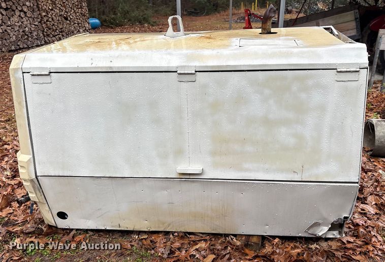 image for item ET7498 2009 Ingersoll Rand P185WJD air compressor