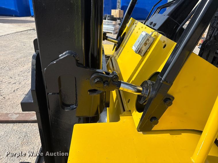 image for item EU4827 Yale GDP155CANPBV108 forklift