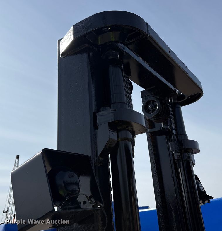 image for item EU4827 Yale GDP155CANPBV108 forklift