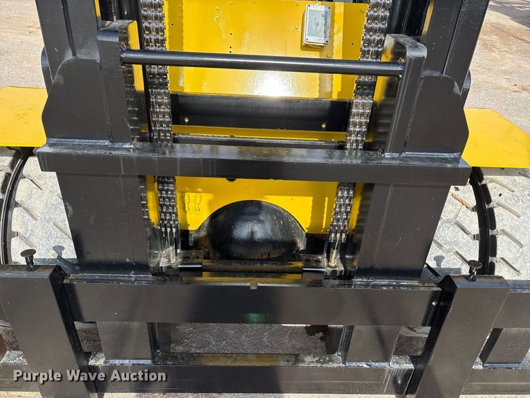 image for item EU4827 Yale GDP155CANPBV108 forklift