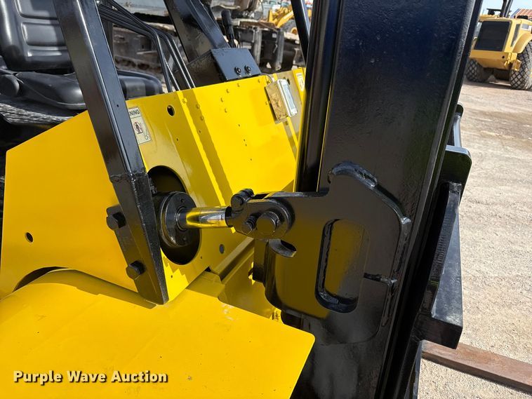 image for item EU4827 Yale GDP155CANPBV108 forklift