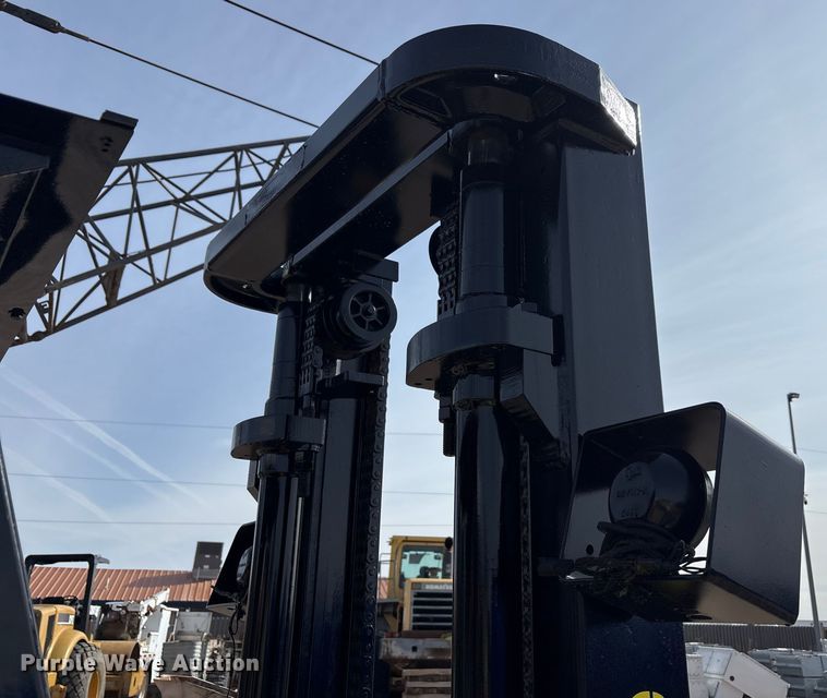 image for item EU4827 Yale GDP155CANPBV108 forklift