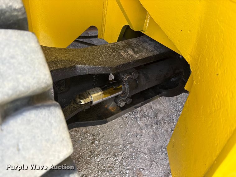 image for item EU4827 Yale GDP155CANPBV108 forklift