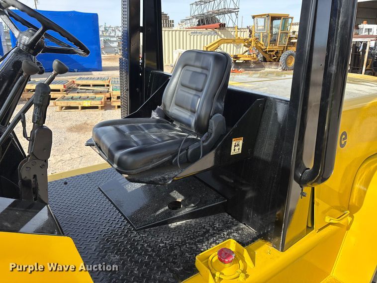 image for item EU4827 Yale GDP155CANPBV108 forklift