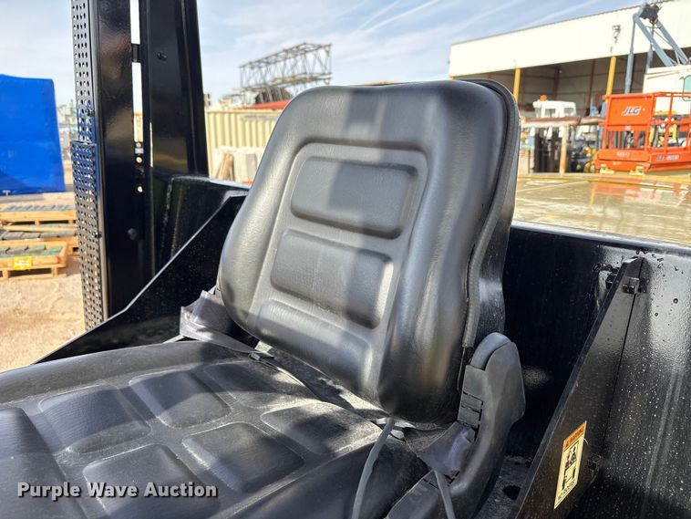 image for item EU4827 Yale GDP155CANPBV108 forklift