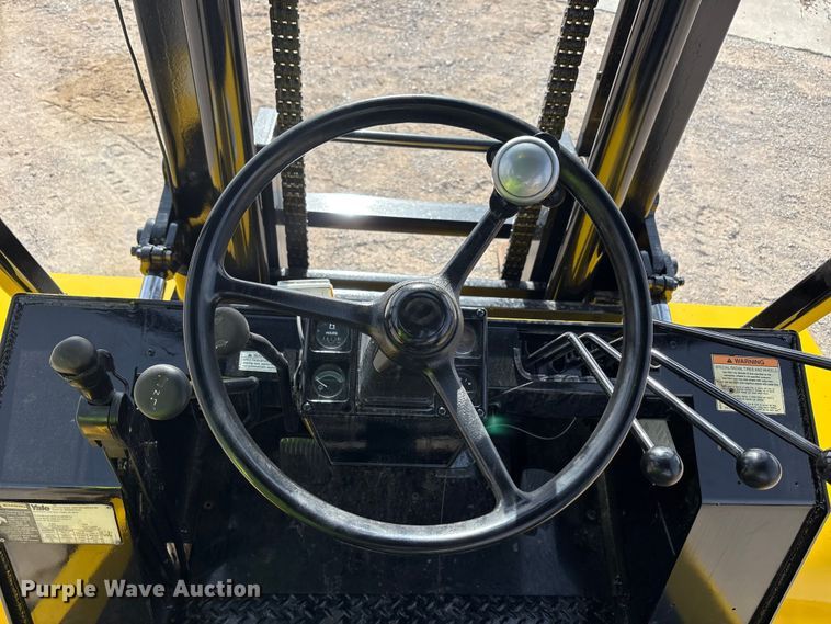 image for item EU4827 Yale GDP155CANPBV108 forklift