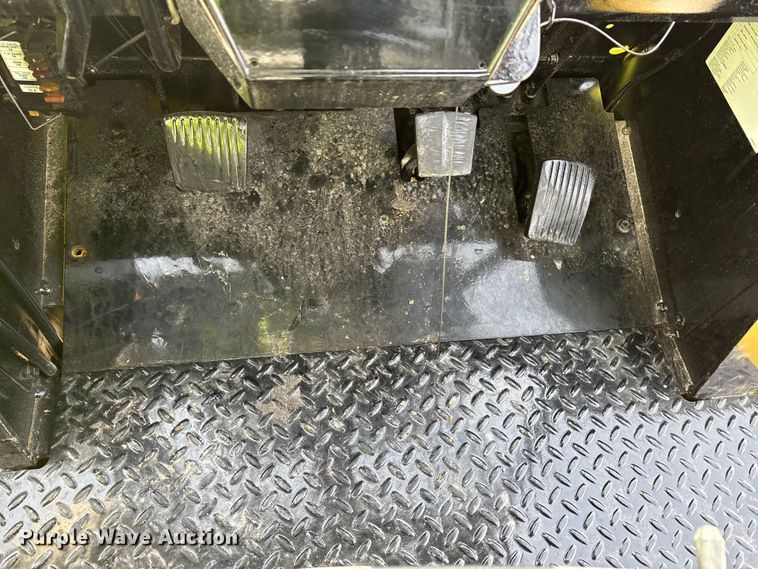 image for item EU4827 Yale GDP155CANPBV108 forklift