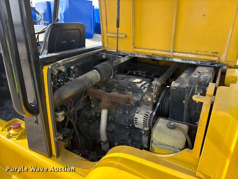 image for item EU4827 Yale GDP155CANPBV108 forklift