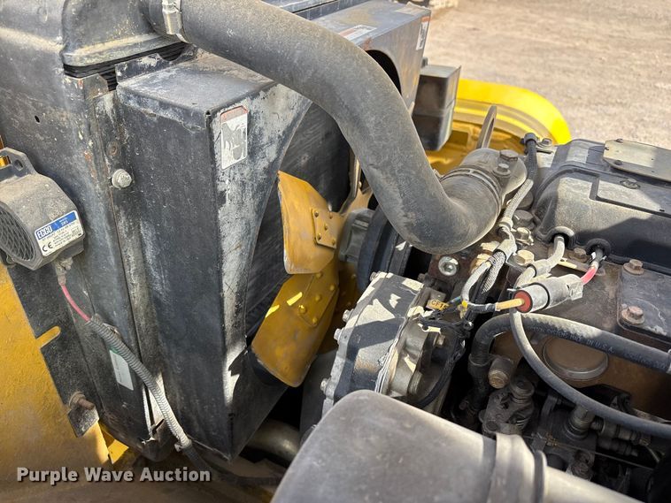 image for item EU4827 Yale GDP155CANPBV108 forklift